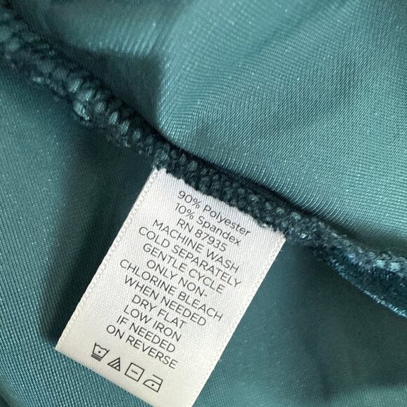 Susan Graver Women's Velvet Top Size Plus 1X Solid Dark Green Velvet Long Sleeve - Picture 6 of 9